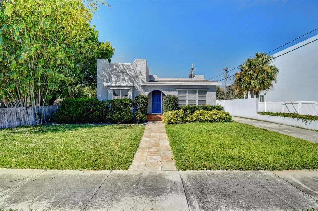 Photo of 415 Avenida Alegre