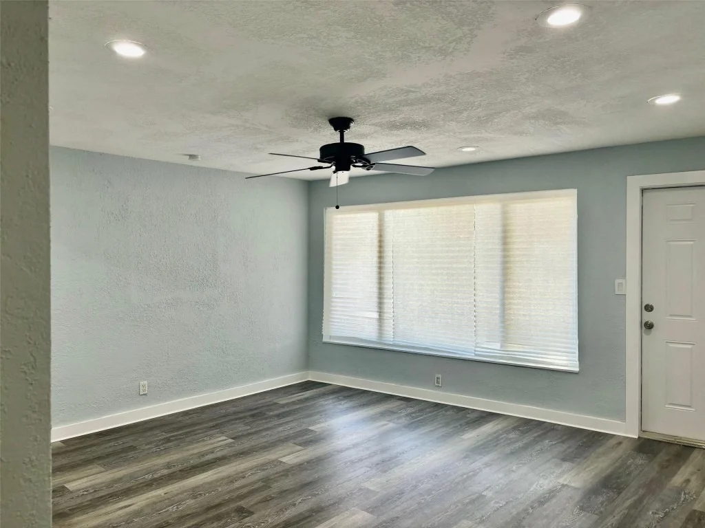Photo of 3041 NE 11th Terrace