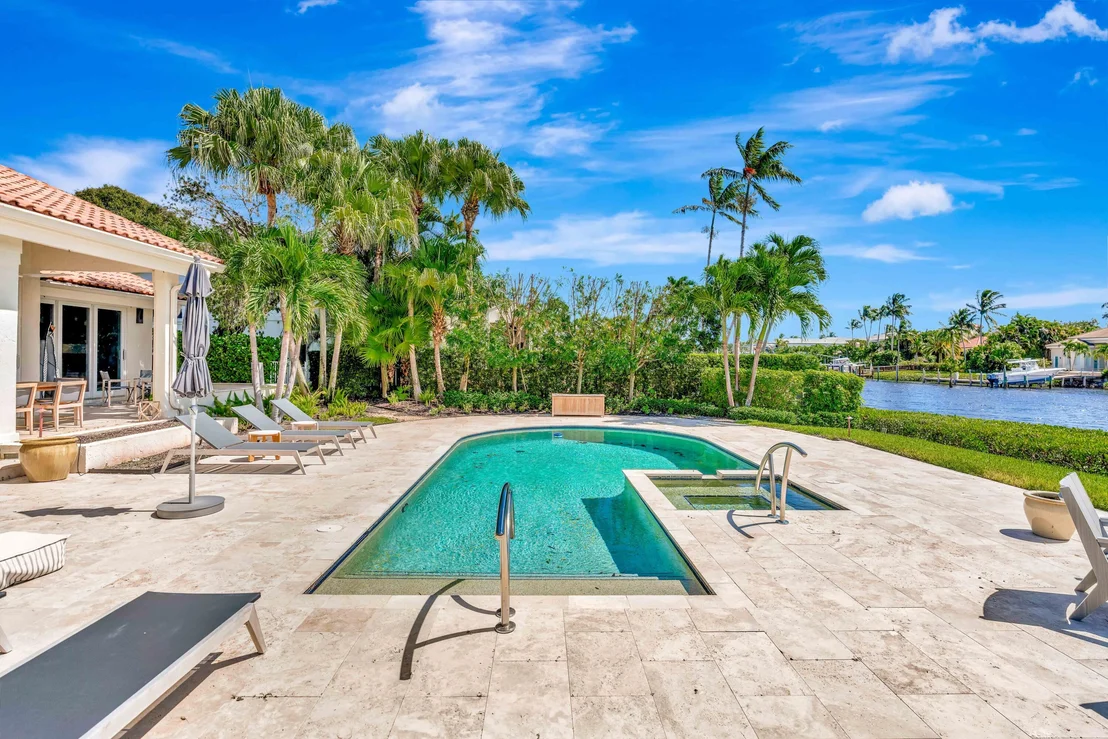 Photo of 185 Island Drive