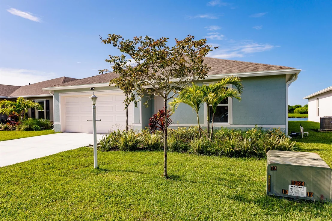 Photo of 744 SE 25th Drive