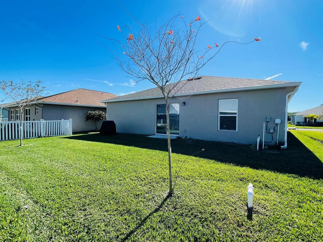 Photo of 787 SE 25th Drive