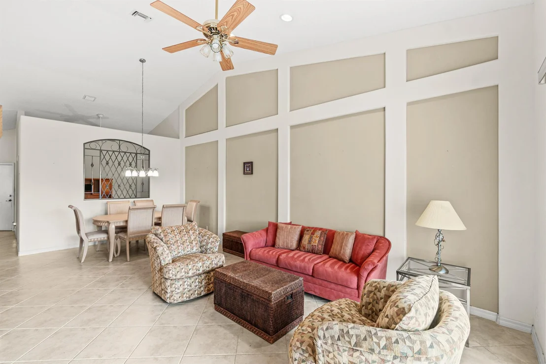 Photo of 6252 Heliconia Road