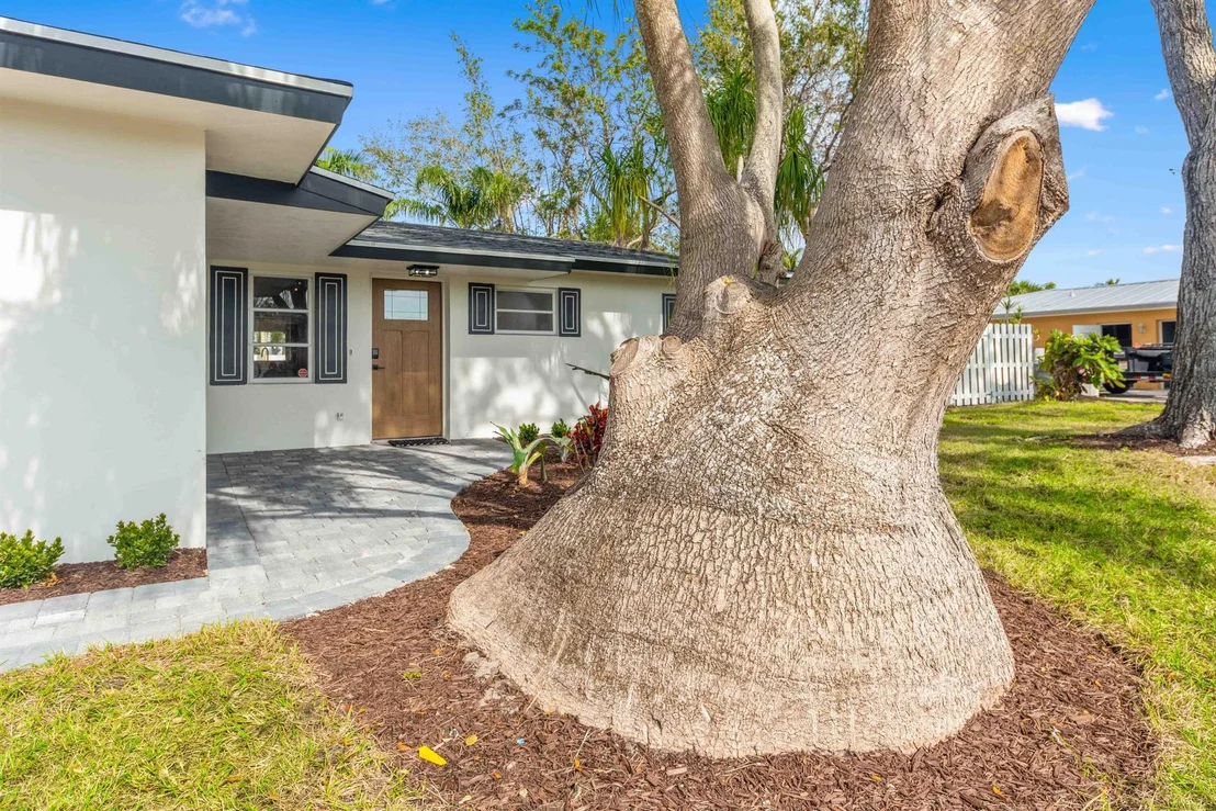 Photo of 4430 SE Bayshore Terrace
