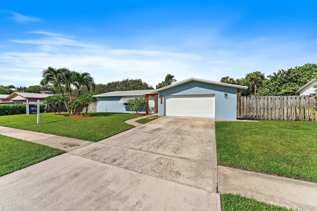 Photo of 214 Circle W