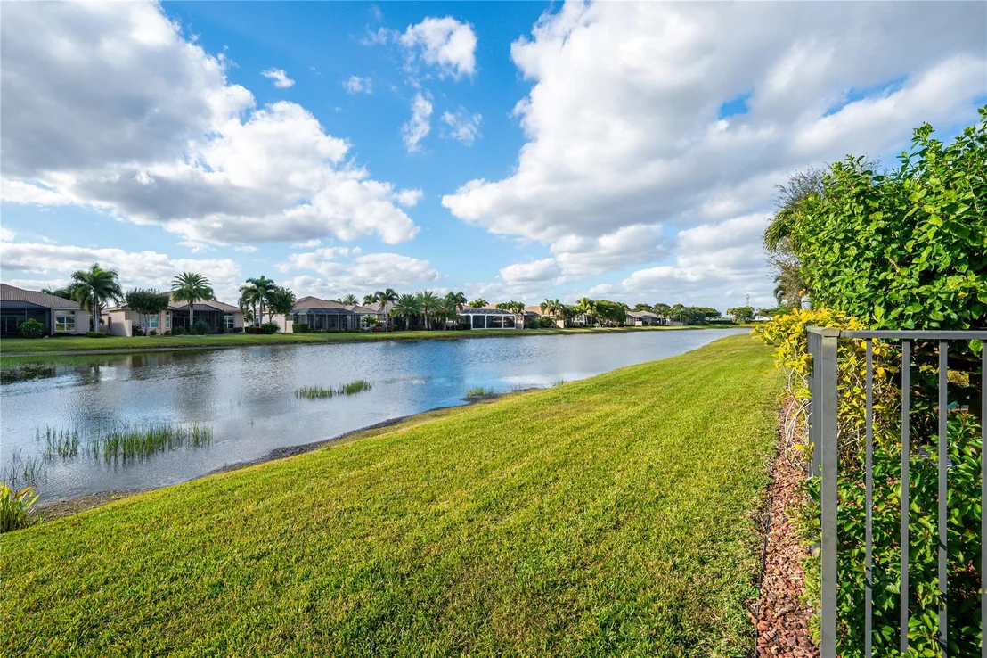 Photo of 10516 Whitewind Circle