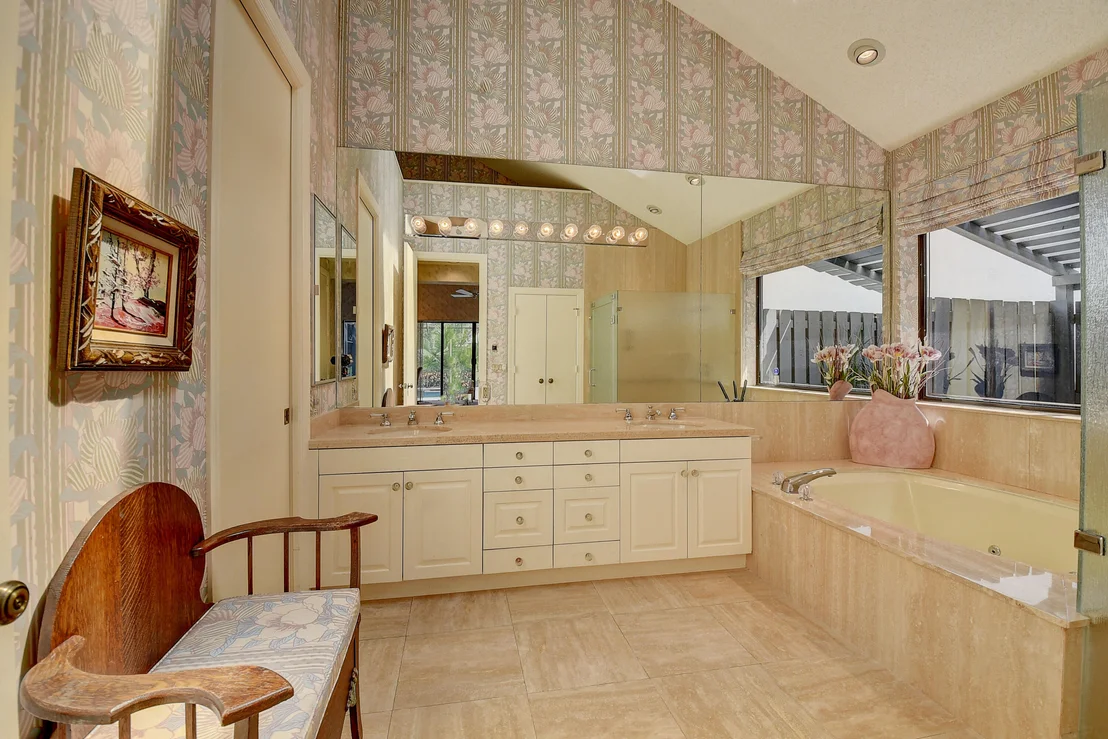 Photo of 7544 Rexford Road
