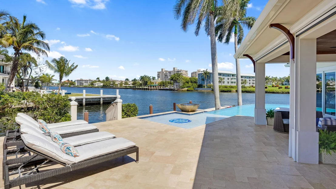 Photo of 975 Banyan Drive