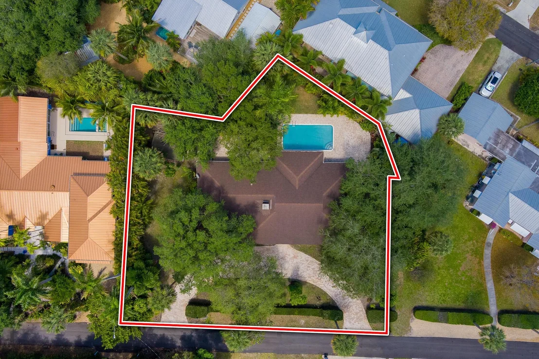 Photo of 614 SW Overlook Dr Drive