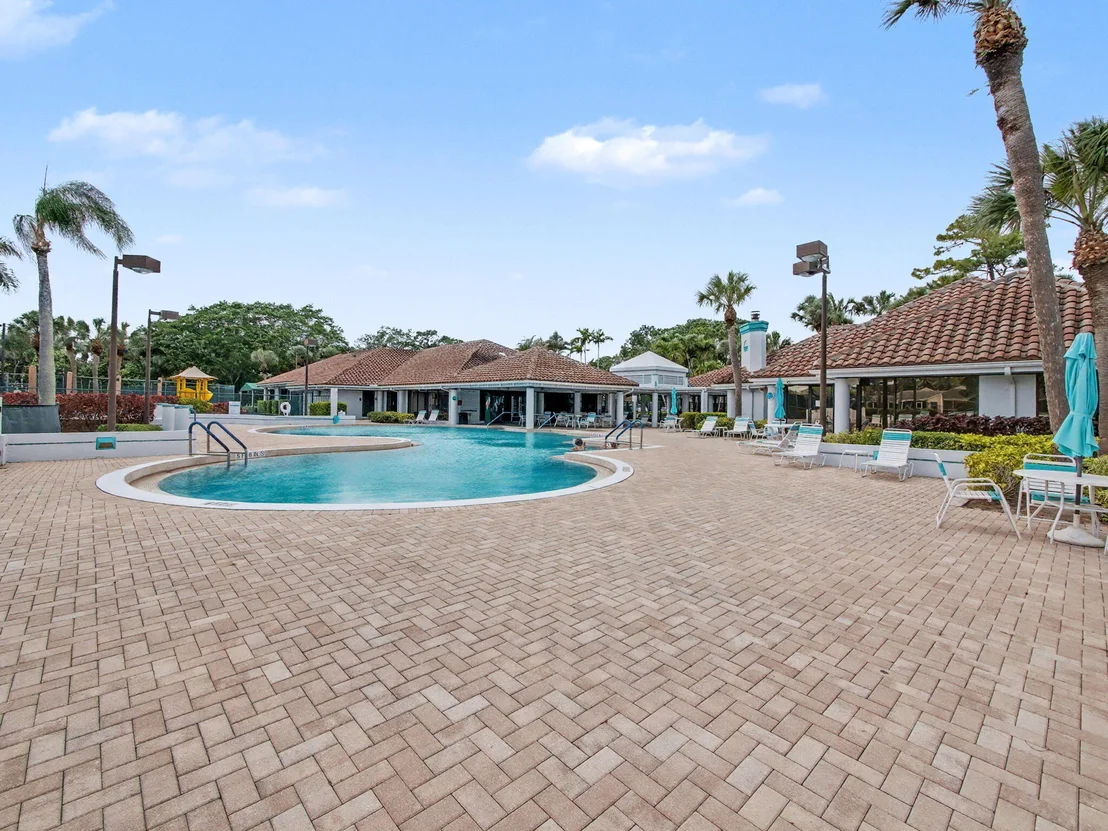 Photo of 157 Harbor Lake Circle
