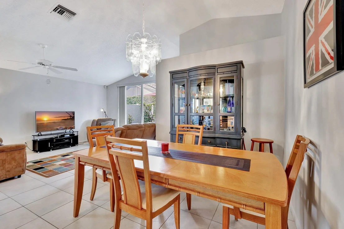 Photo of 8177 Palm Gate Drive