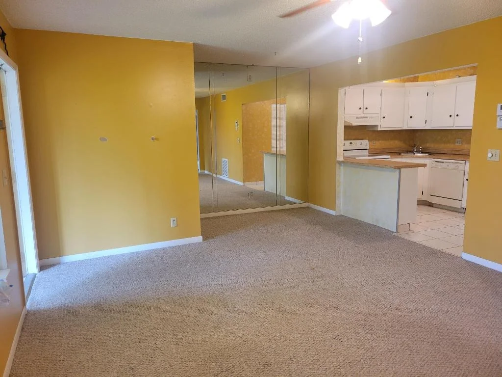 Photo of Unit B2 at 325 Knotty Pine Circle