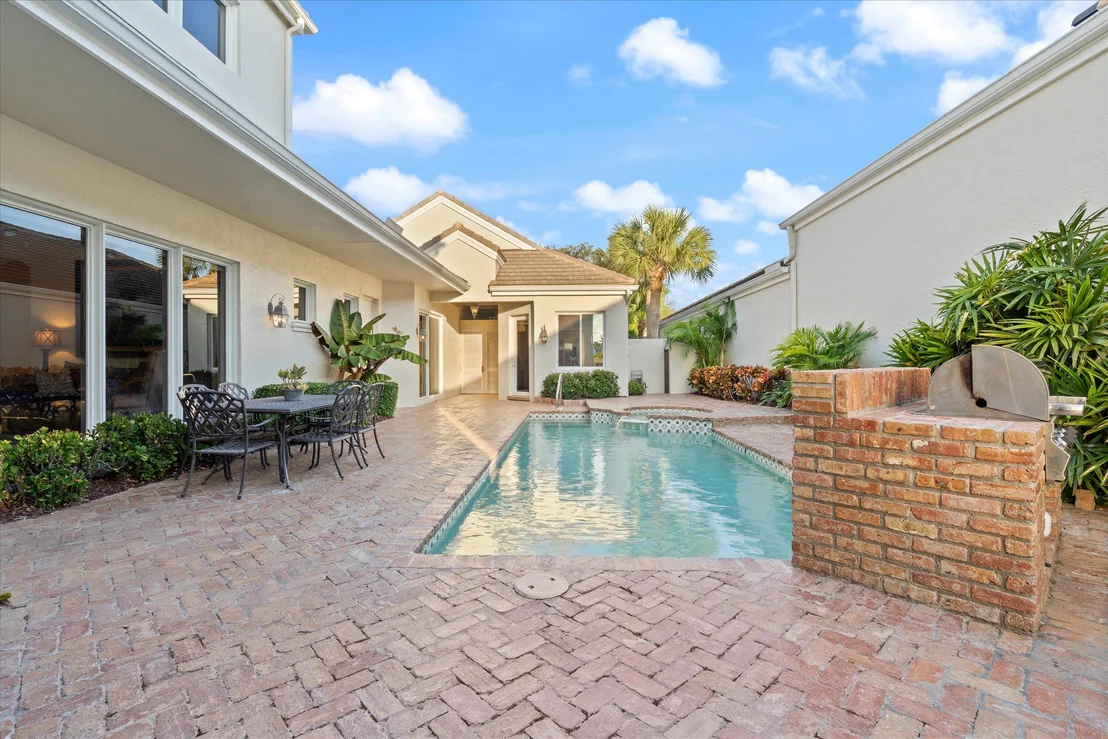 Photo of 602 Oak Harbour Drive