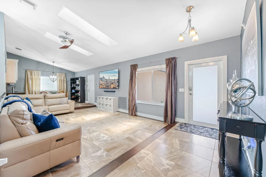 Photo of 15541 S Roundtable Road