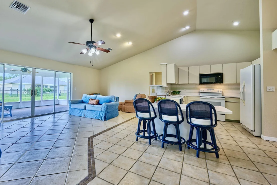 Photo of 415 Mac Lane