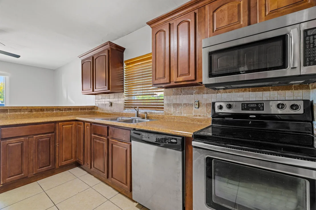 Photo of 6961 Southgate Boulevard