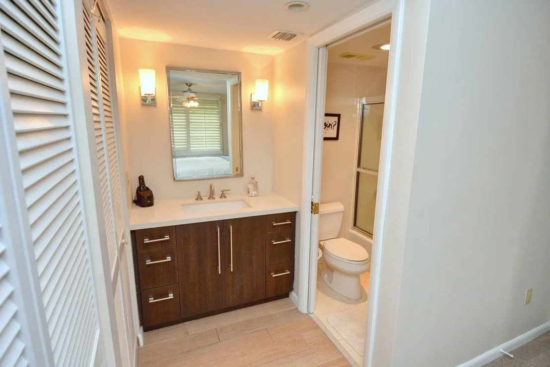 Photo of 318 NE Golfview Circle