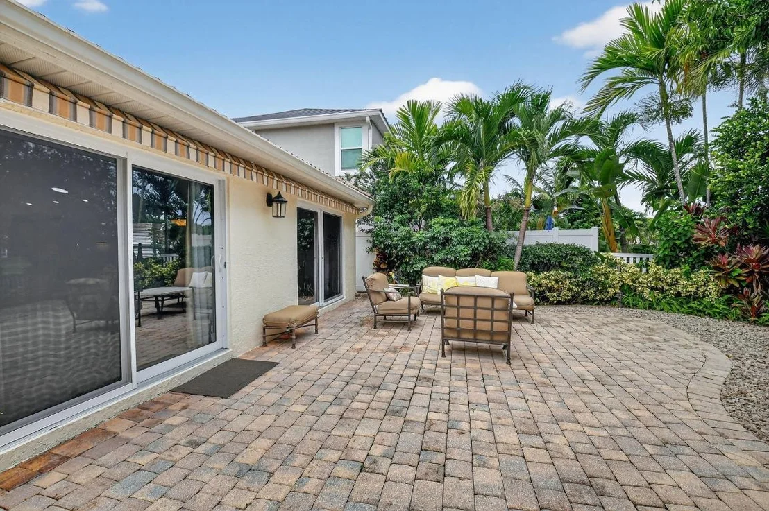 Photo of 523 Canoe Point