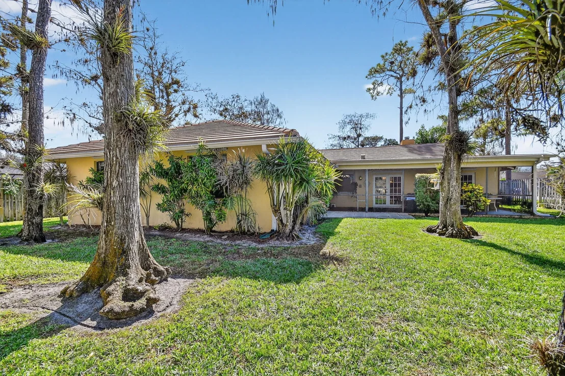 Photo of 14059 Aster Avenue