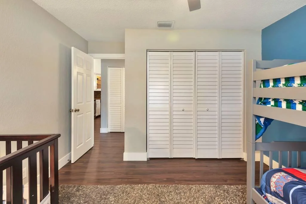 Photo of 9800 Sun Pointe Drive