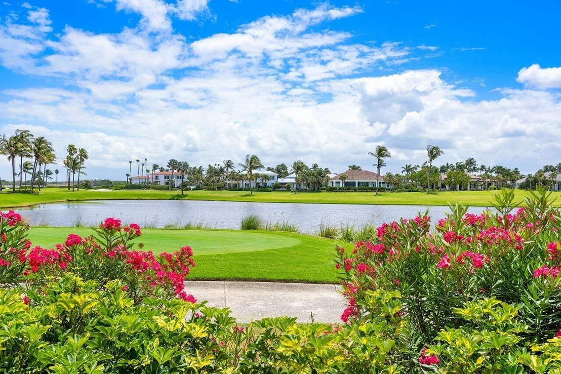 Photo of 6971 SE Harbor Circle