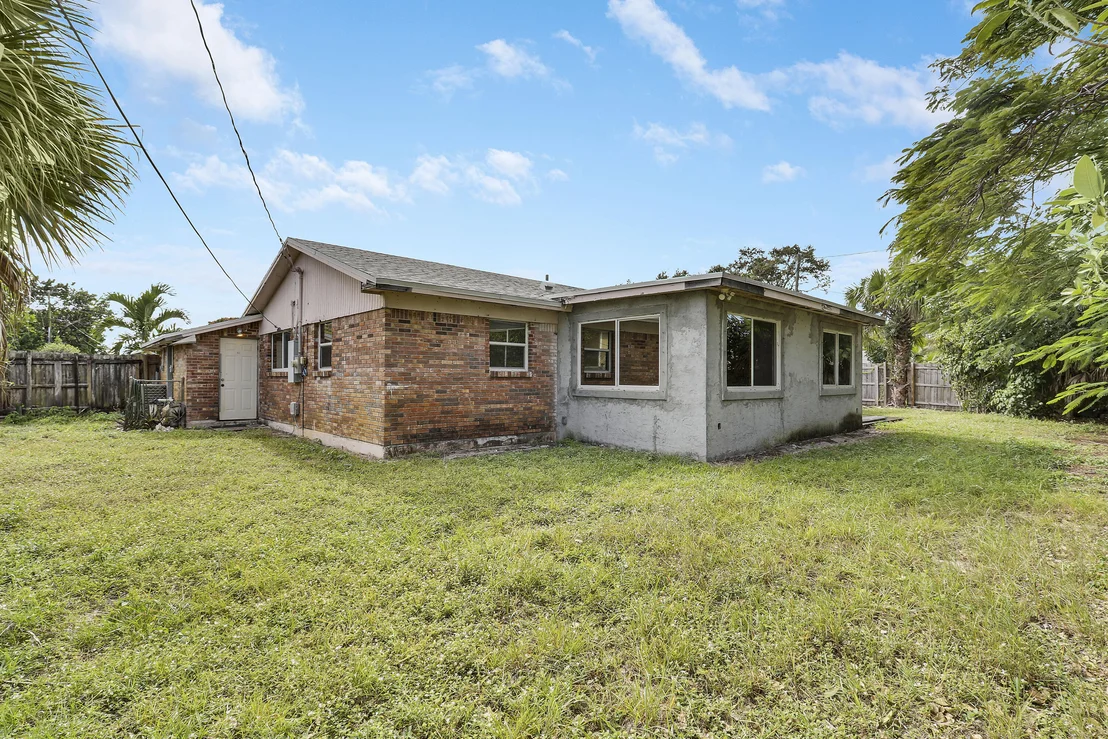 Photo of 935 Orange Drive