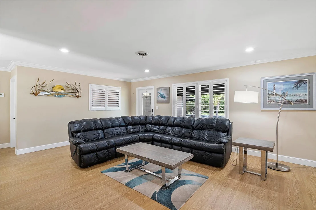 Photo of 601 SE 2nd Terrace