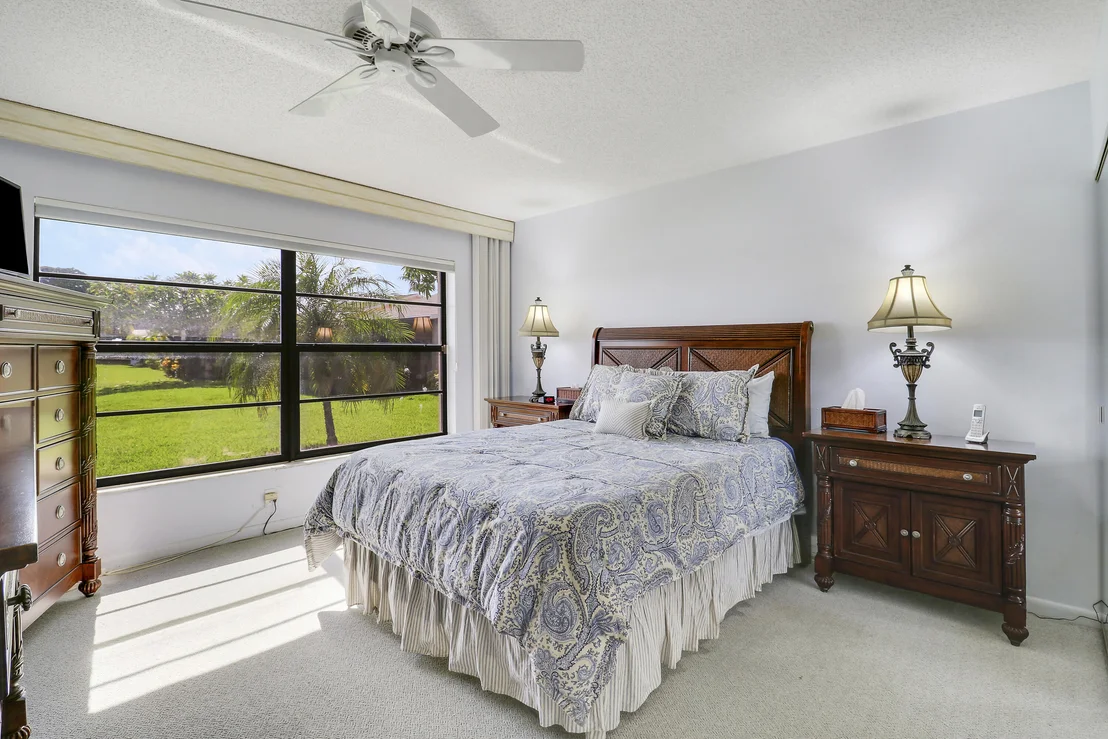 Photo of 5481 Mirror Lakes Boulevard