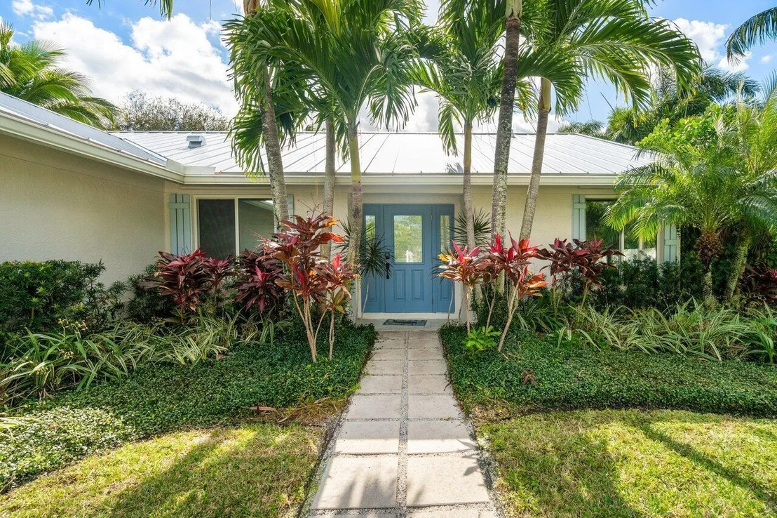 Photo of 415 Enfield Road