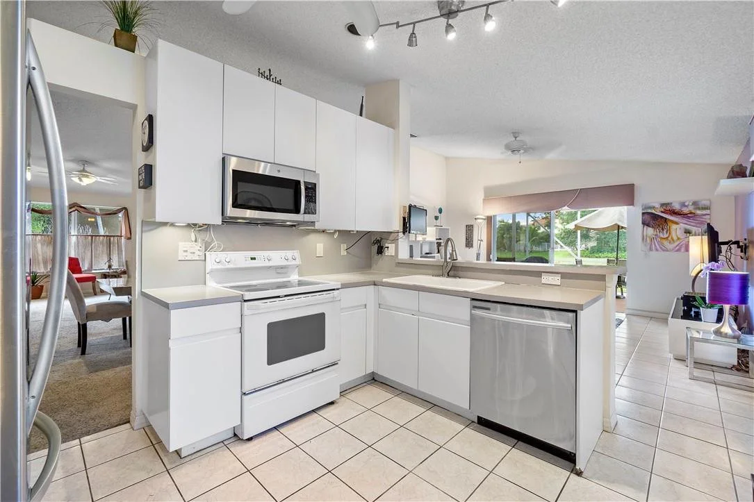 Photo of 828 Savannah Falls Drive