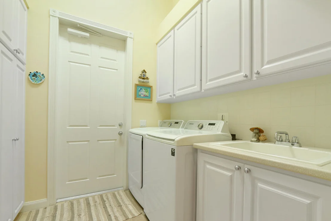 Photo of 1719 W Community Drive