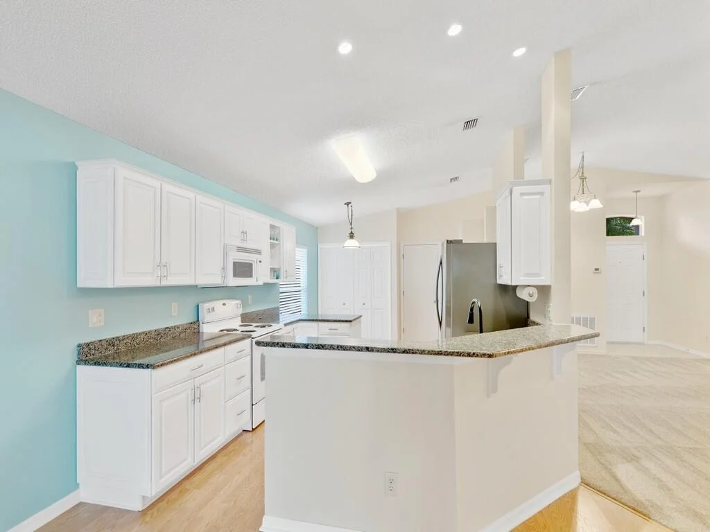 Photo of 1097 W 13th Square