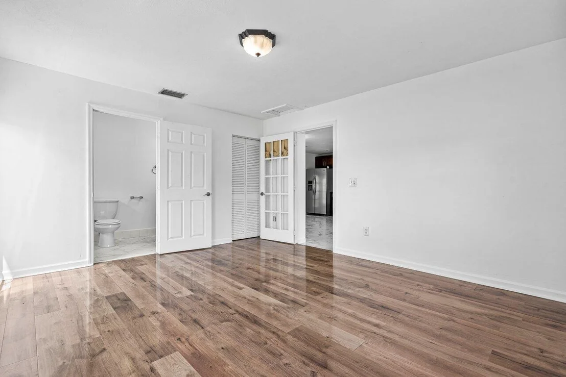 Photo of 249 NW 4th Diagonal