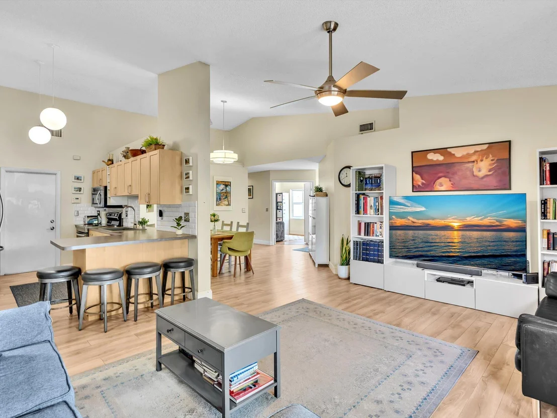 Photo of 8 Hawthorne Lane