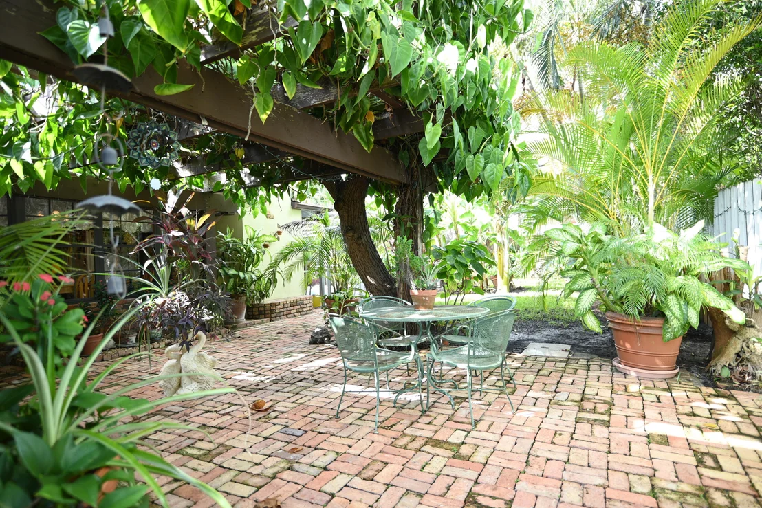 Photo of 116 River Drive