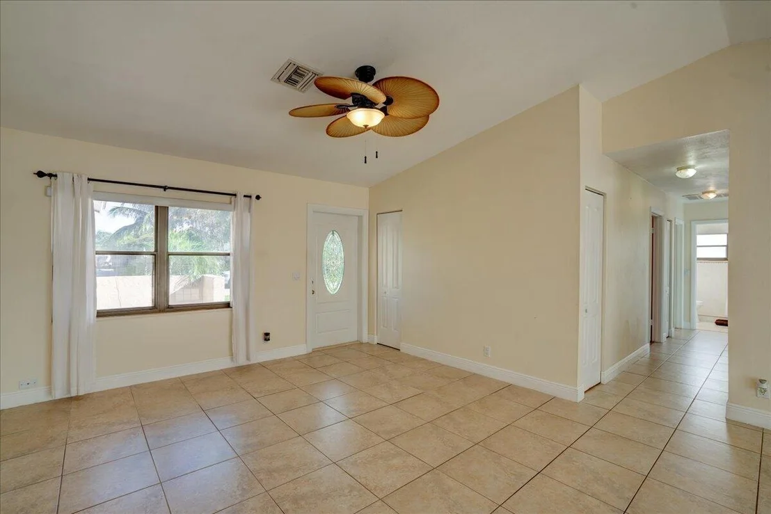 Photo of 4388 Mediterranean Road