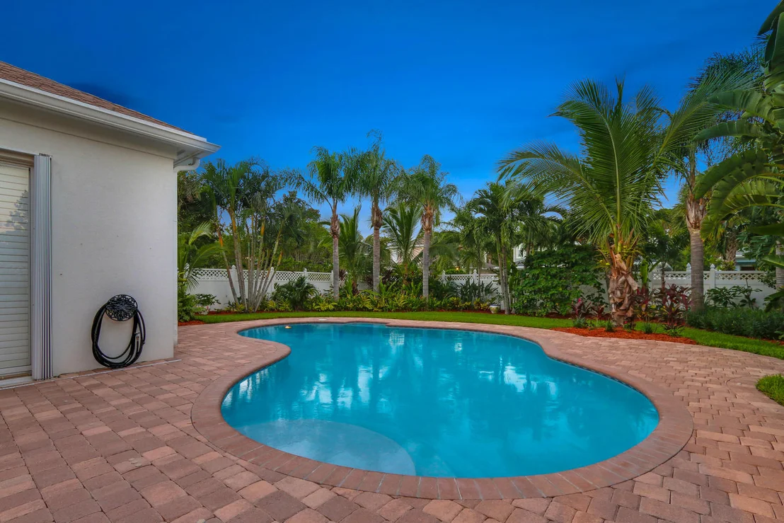 Photo of 1719 W Community Drive