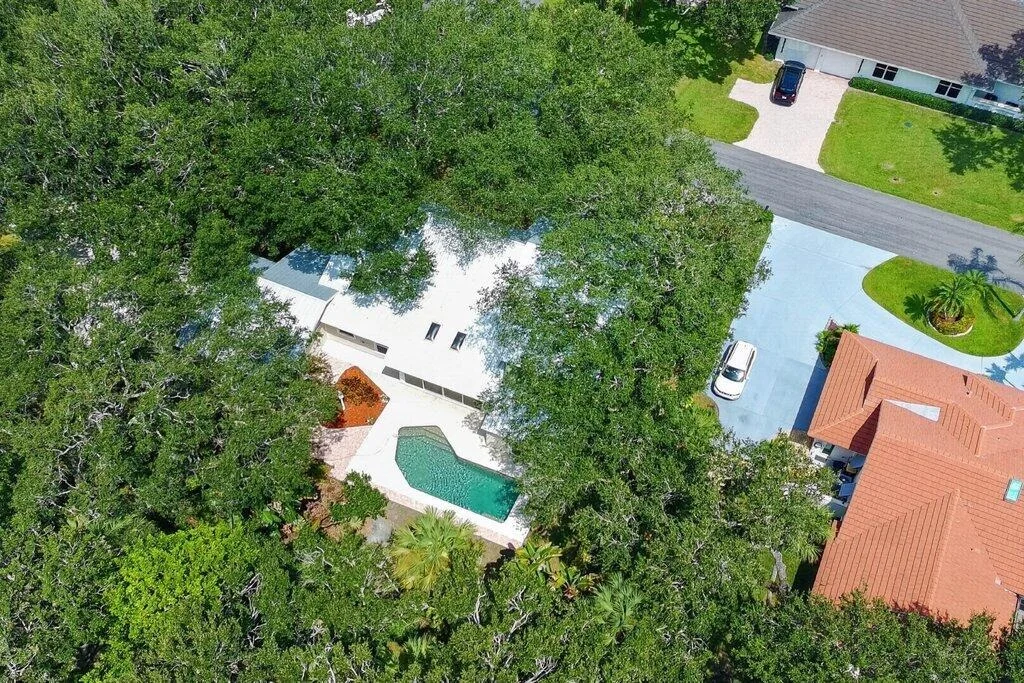 Photo of 15 HERITAGE Way