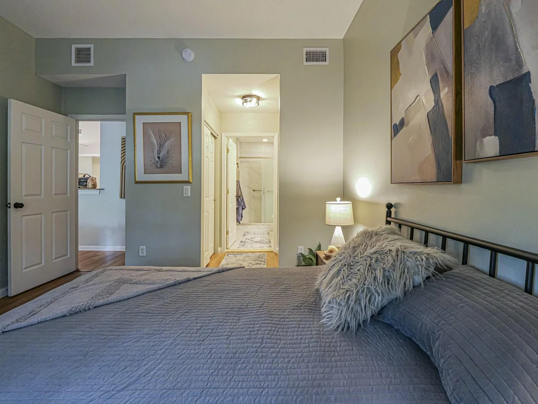 Photo of Unit 103 at 536 7TH Square
