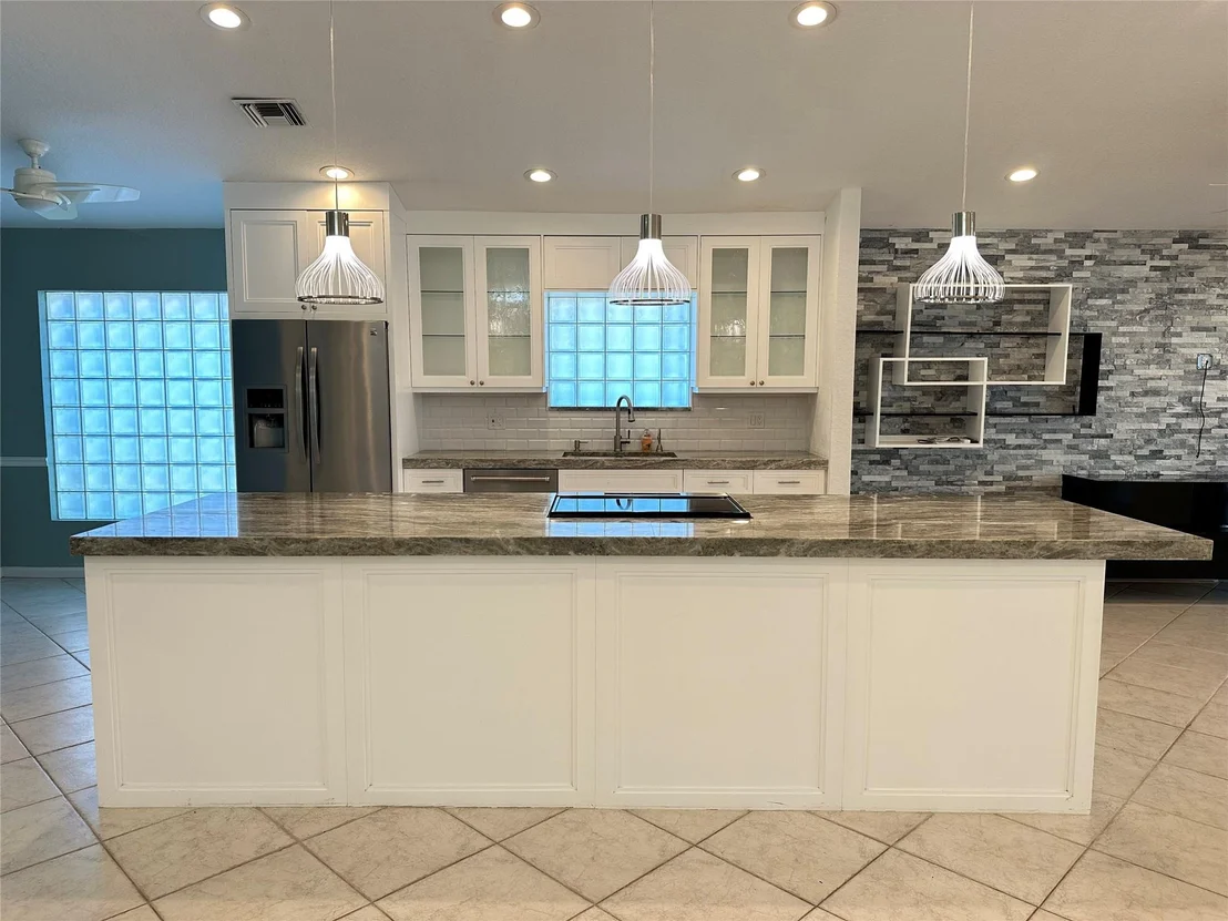 Photo of 6565 Sherbrook Drive