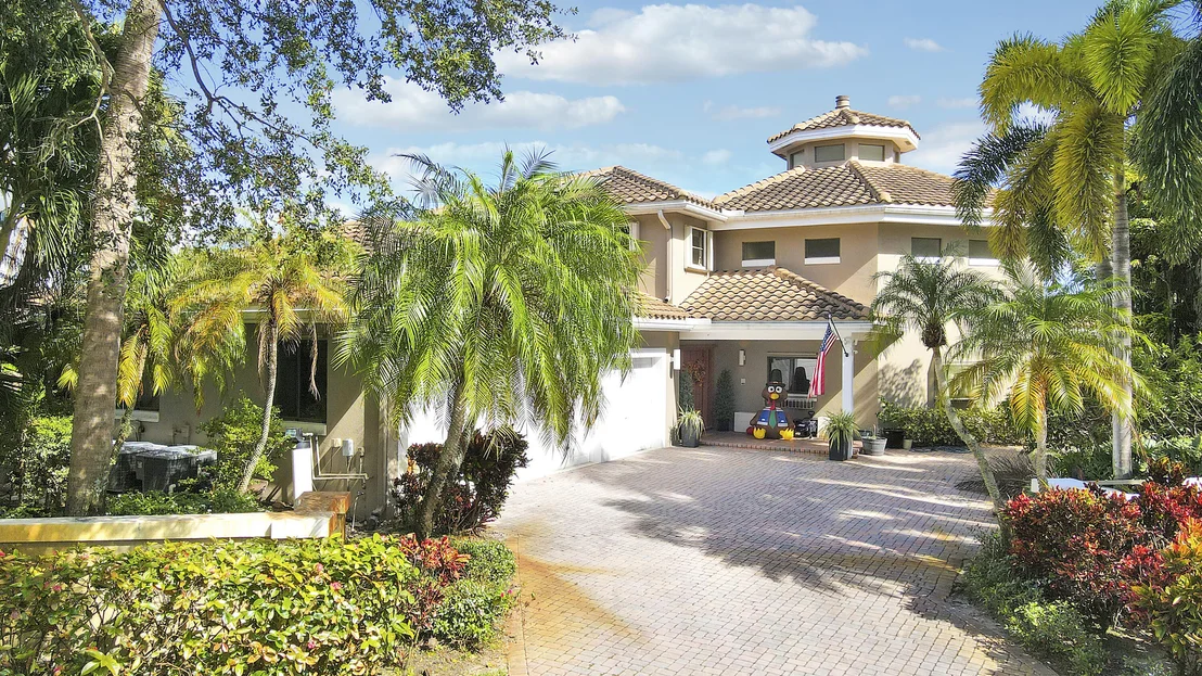 Photo of 204 CHINOOK Lane