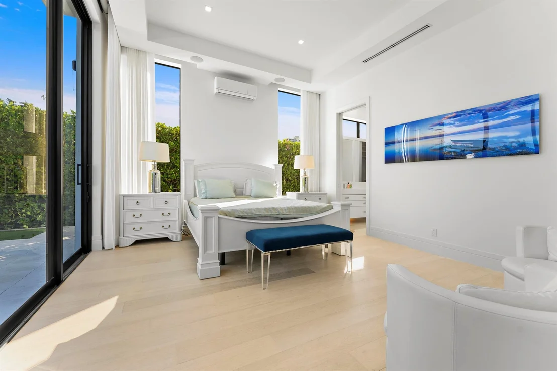 Photo of 811 Granada Drive