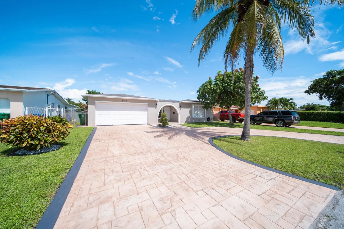 Photo of 8457 Sheraton Drive