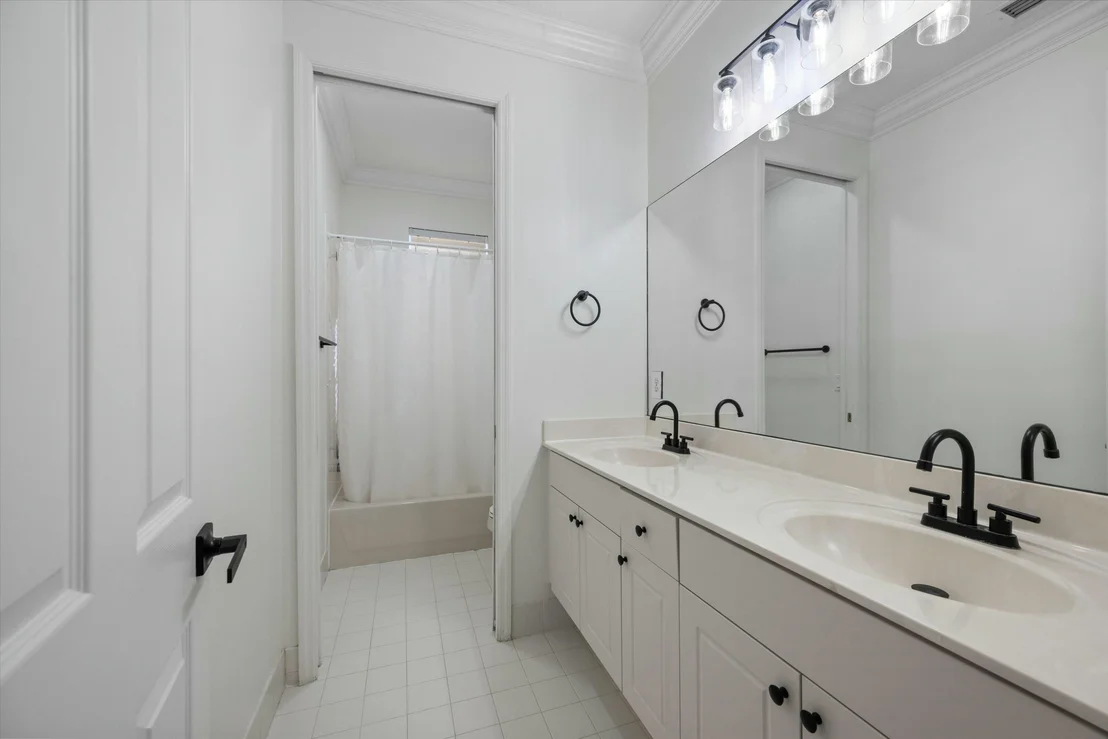 Photo of 1386 Beacon Circle