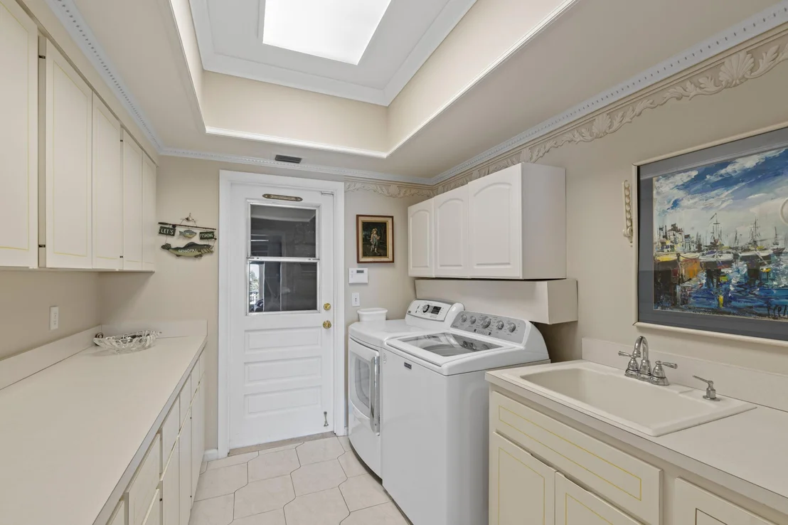 Photo of 1010 Pine Point Road