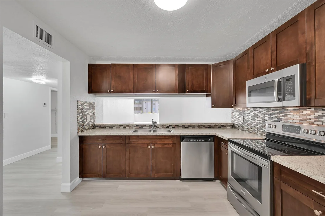 Photo of Unit 407 at 8020 Hampton Boulevard