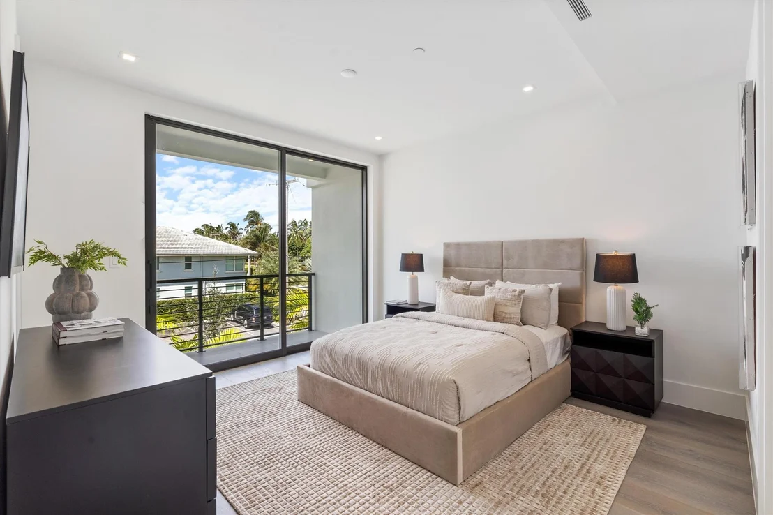 Photo of 1068 Del Harbour Drive