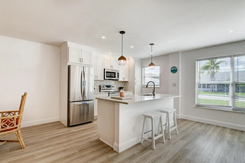 Photo of Unit B at 955 Circle Drive