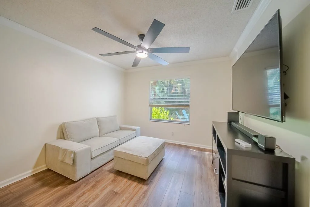 Photo of 5549 Descartes Circle