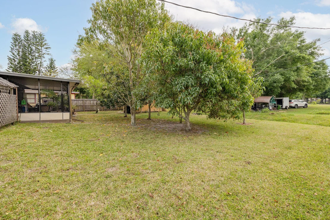 Photo of 8005 Lakeside Way