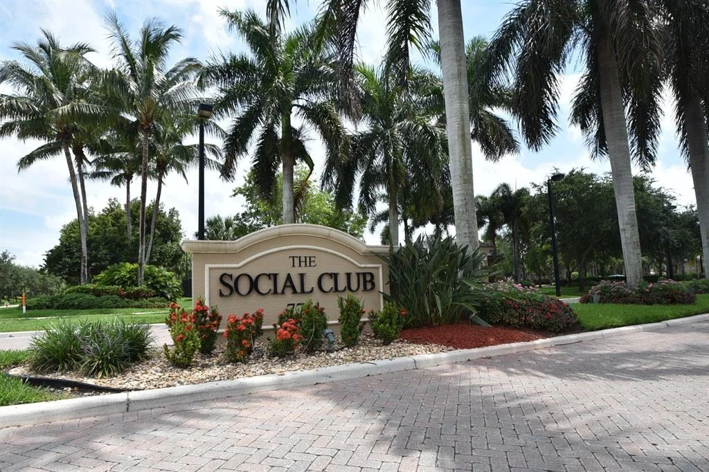 Photo of 8826 Laguna Royale Point
